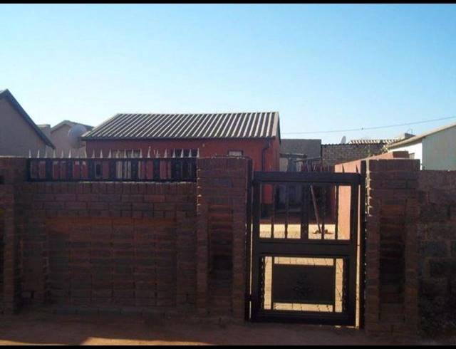 2 BEDROOM HOUSE FOR SALE IN ROODEKOP